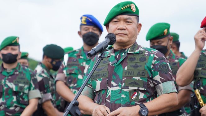 Kasad Jenderal TNI Dudung Abdurachman, S.E., M.M., memimpin Apel Gelar Pasukan yang diikuti oleh prajurit dari Satuan Tempur jajaran Kostrad dan Kopassus serta Kodam Jaya/Jayakarta yang berada di wilayah Jabodetabek.