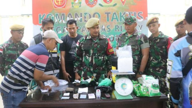 Satgas Pamtas Yonarmed 18/K Berhasil Gagalkan Penyelundupan Sabu-Sabu Seberat 2,1 Kg  (Pendam VI/Mulawarman)