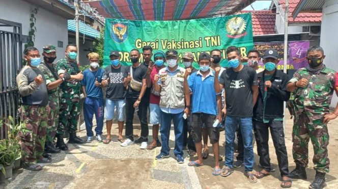 TNI Gandeng RT Sisir Warga Untuk Divaksin (Penrem Gapu)