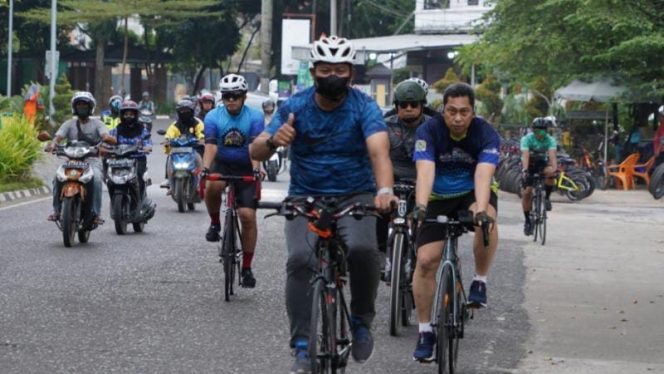 Danrem 042 Gapu Brigjen TNI Supriono, S.IP., M.M. Gowes Bareng anggota (FOTO/PENREM GAPU)