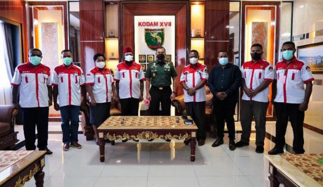 Pangdam XVII/Cenderawasih Mayjen TNI Teguh Muji Angkasa, S.E., M.M., Terima Audiensi Dari DPN Gercin Indonesia/ FOTO : Pnedam Cenderawasih