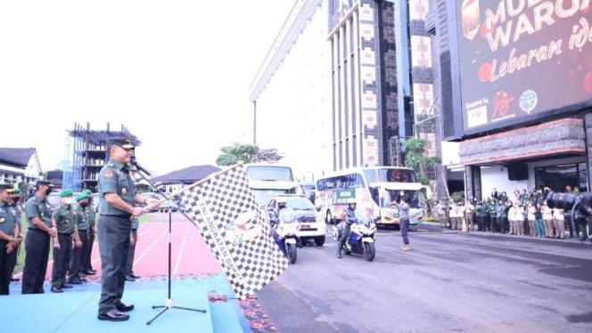 Kepala Staf Angkatan Darat (Kasad) Jenderal TNI Dudung Abdurachman S.E, M.M., Lepas Mudik Bersama 1206 Personel Mabesad/ FOTO : Dispenad