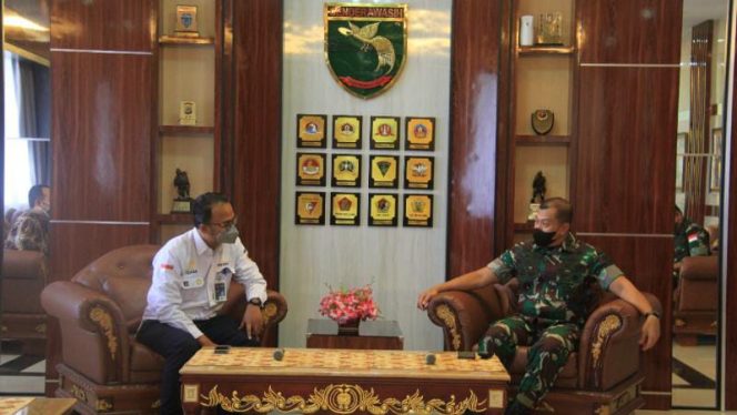 Pangdam XVII/Cenderawasih Terima Kunker Kepala Wilayah Bank Mandiri./FOTO : PENDAM CENDERAWASIH)