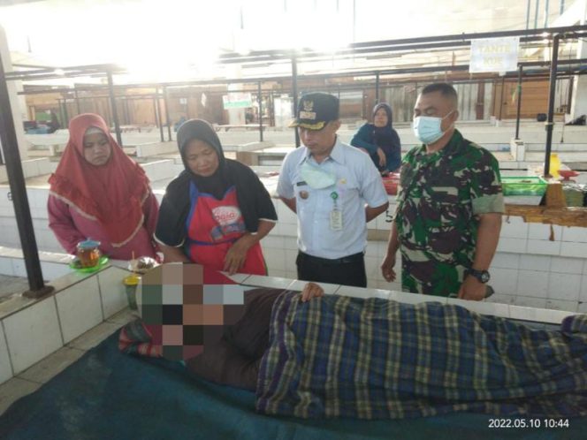 Bentuk Kepedulian Sesama, Babinsa Koramil Jambi Timur Respons Cepat Bantu Warga yang Pingsan (Sriwijayadaily/Ramil JT