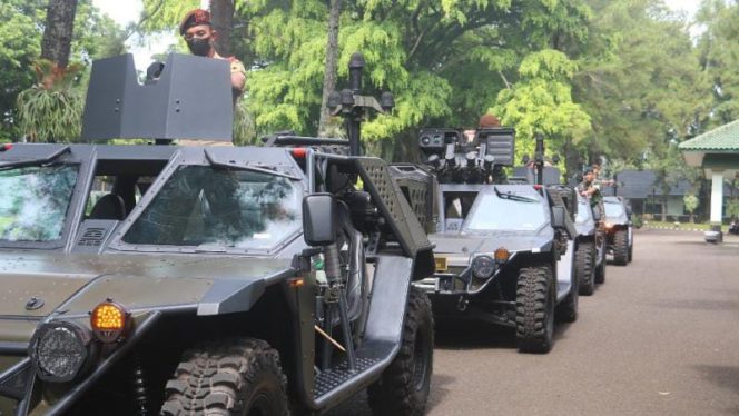 Taruna Akmil dan AAL Dalami Ilmu Kepemimpinan di Yonif Raider 300/Bjw/ Foto : Dispenad