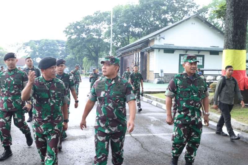 Kasad Tinjau Pembangunan Fasilitas dan Barak Prajurit (Dispenad)