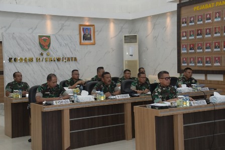 Pangdam II/Swj Ikuti Vicon Kasad Bahas Program Babinsa Masuk Dapur Warga (Pendam II/Swj)