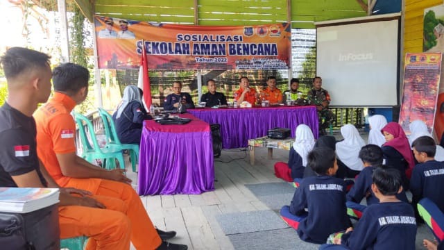 Edukasi Menghadapi Bencana, BPBD Tanjab Barat Bekali Pelajar Tentang Simulasi Sekolah Aman Bencana (FOTO ; IST)