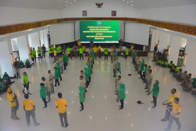 Senam Pagi Bersama Pamen Dan Istri Se-Garnizun Wilayah Jayapura, Pangdam Ingatkan Untuk Selalu Bersyukurlah Atas Nimat yang Diberi (FOT : IST)