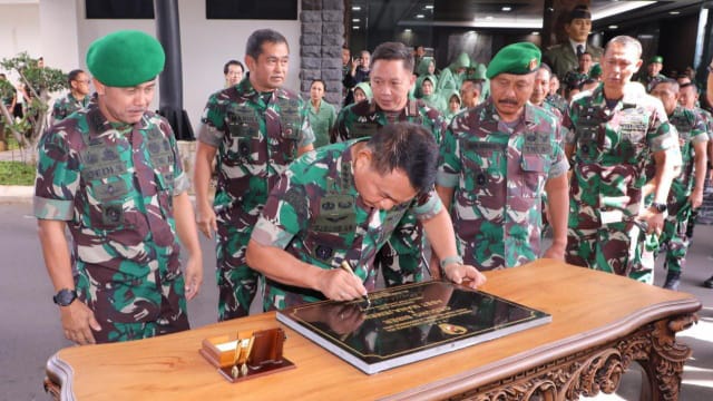 Kasad Resmikan Gedung Siber dan Masjid Abdurachman (Dispenad)