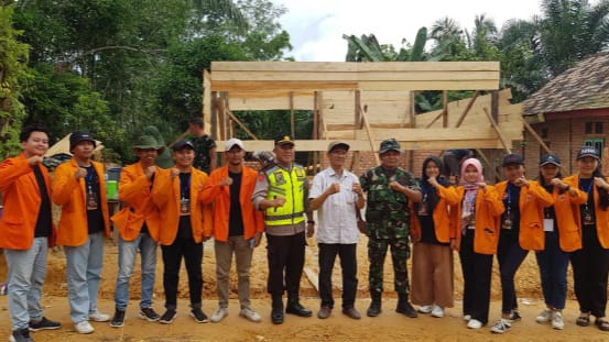 Melalui Program TMMD, Mhs KKN Unja Bersama Forkopimcam Marosebo Ulu Bersinergi Membangun SDM Masyarakat Pedesaan (Foto. Ist)