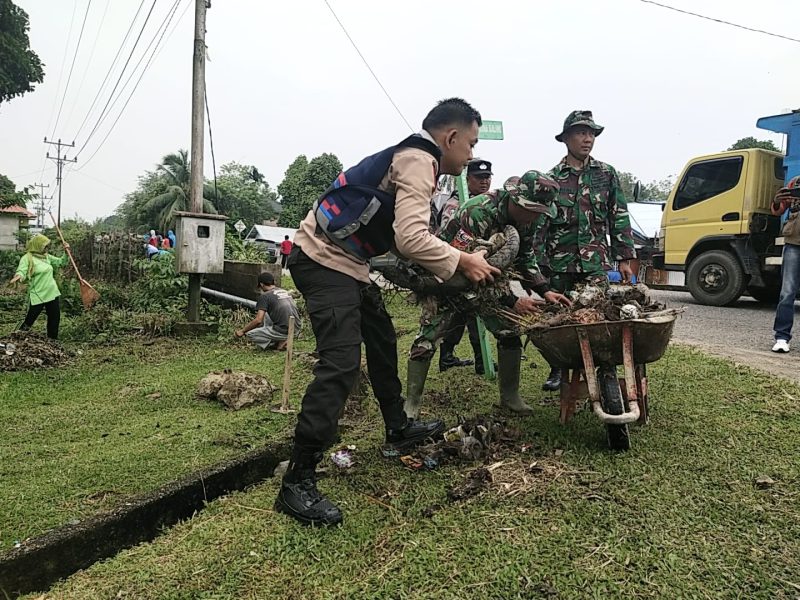 Karya Bakti Kodim 0416/Bute Sambut Ulang Tahun Kodam II/Swj Ke-77