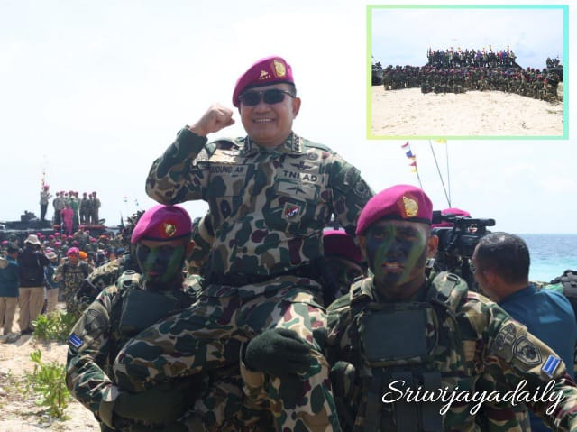 Jadi Warga Kehormatan Korps Marinir TNI AL, Kasad Terima Brevet Taifib dan Anti Teror Aspek Laut