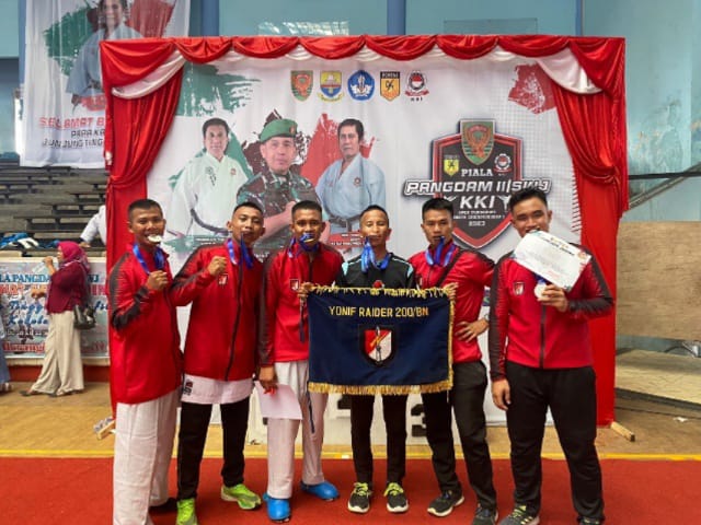 Prajurit Yonif Raider 200/BN Tunjukkan Prestasi Pada Kejuaraan Karate Piala Pangdam II/Swj