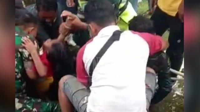 Personel Kodim Magelang Selamatkan Pelajar Tercebur di Sumur
