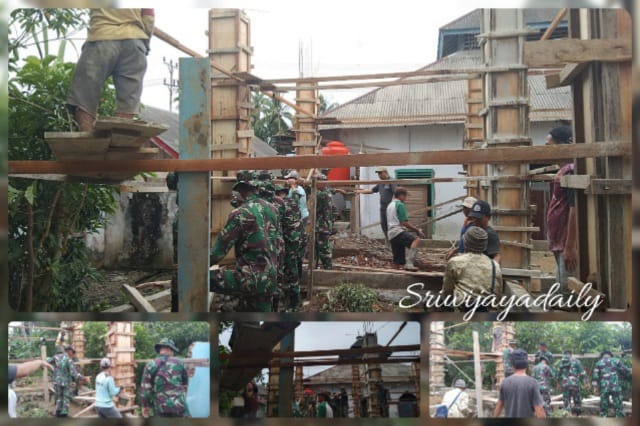 Prajurit Yonif 144/Jaya Yudha Bantu Pengecoran Masjid At Tohit Desa Padang Jawi