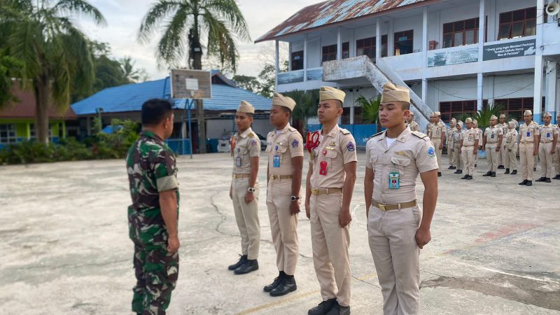 Babinsa Berikan Pelatihan Kepada Siswa SMK Taruna Jambi/ FOTO : Dok.dimjbi