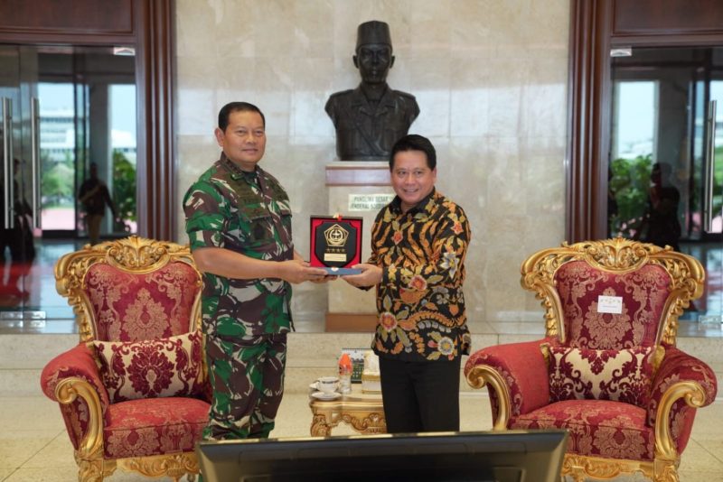 Panglima TNI Terima Audiensi Dirut PT Bank Syariah Indonesia Tbk/ PUSPEN TNI