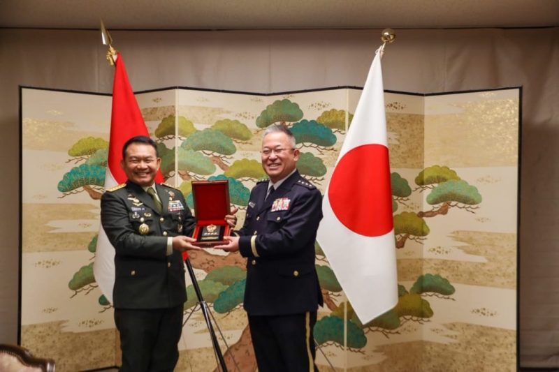 Courtesy Call dengan Kepala Staf AD Jepang, Kasad Bahas Kerja Sama Militer Hingga Penanggulangan Bencana/ FOTO : Dok. Dispenad