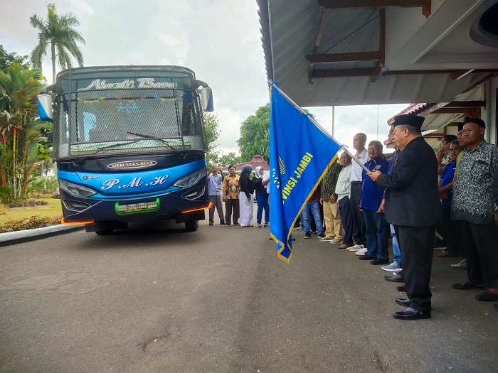 Gubernur Jambi Lepas Delegasi PWI Provinsi Jambi ke HPN 2023 di Medan/ FOTO : Dok. IST