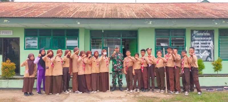 Peduli Generasi Muda, Koramil 01/Suak Kandis Latih Pramuka Siswa SMP/ FOTO : Istimewa