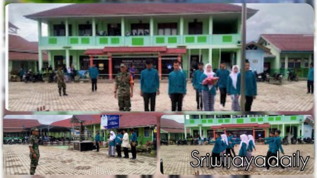 Babinsa Koramil 06/SPN Gembleng Siswa SMAN 3 Sungai Penuh Tentang Tata Cara Upacara Bendera/ FOTO : Istimewa
