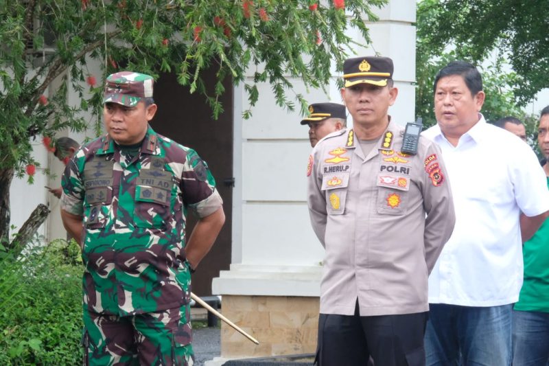 Danrem Hadiri Penutupan Posko Crisis Center di Bandara Sultan Thaha Lama/ FOTO : Istimewa
