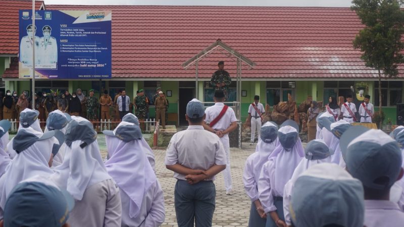 Dandim 0417/Kerinci Letkol Inf Andy Irawan, S.H jadi Irup di SMA Negeri 3 Sungaipenuh / FOTO : Istimewa