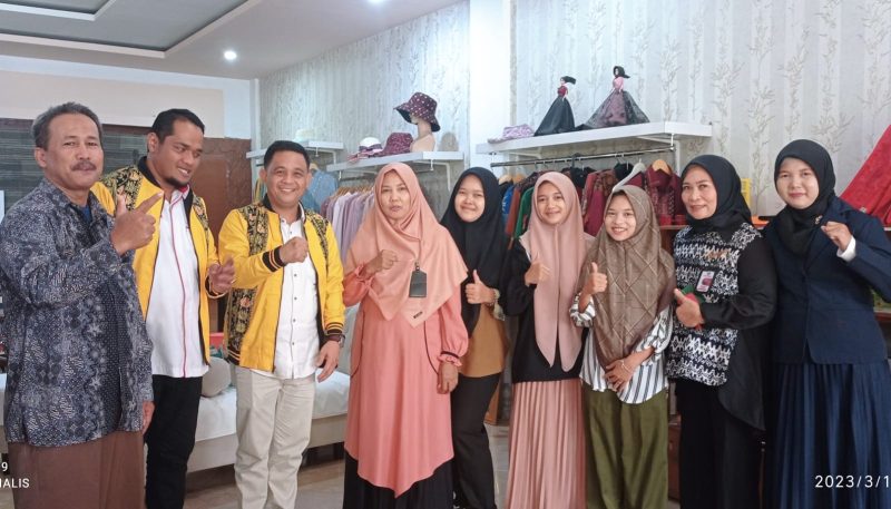 Foto. Ketua Umum Komite Olahraga Nasional Indonesia (KONI) Provinsi Jambi Budi Setiawan, SP., MM., saat berkunjung di Sekolah Mode, Rabu (01/03/2023)/ Ist