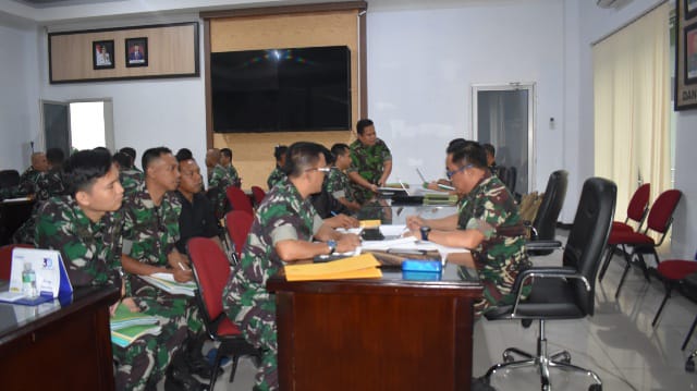Korem 042/Gapu Terima Taklimat Awal Tim Pengawas Post Audit Itdam II/Sriwijaya baik secara langsung di ruang rapat Makorem 042/Gapu Jambi (FOTO/IST)