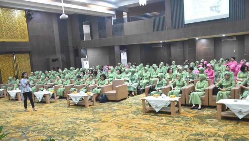 Ikatan Istri Siswa Dikreg LXIII Seskoad Ikuti Seminar 