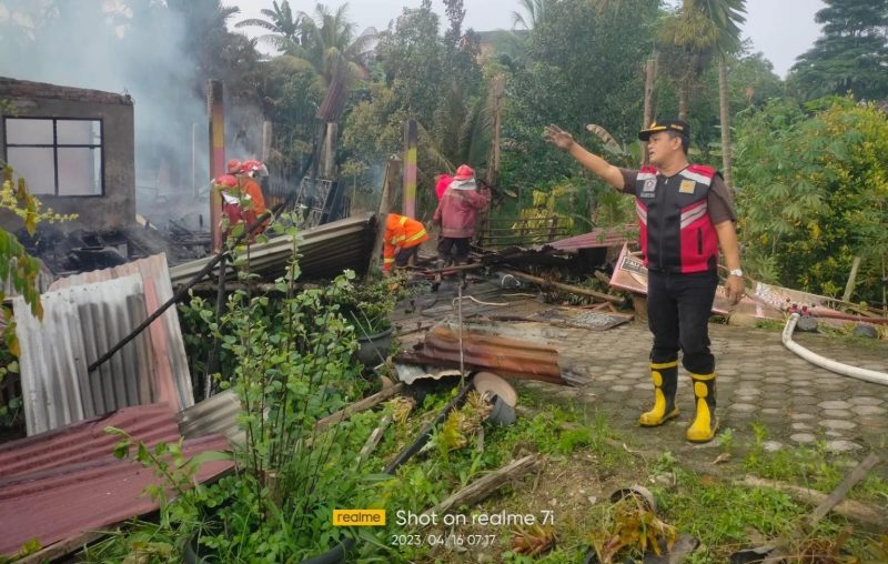 (Mustari Affandi, Saat Memimpin Pemadaman/Foto: Dok)