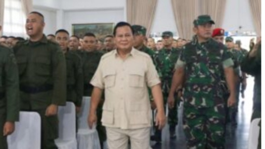 Kasad Jenderal TNI Maruli Simanjuntak M.Sc. mendampingi Menhan RI Jenderal TNI (Purn) Prabowo Subianto, kala melakukan Kunker ke Akmil Magelang/Dispenad