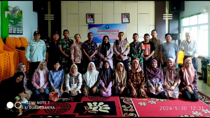 Perkuat Sinergitas, Babinsa Kelurahan Pasar Bersama Tiga Pilar Komsos Dengan Perangkat RT/psr