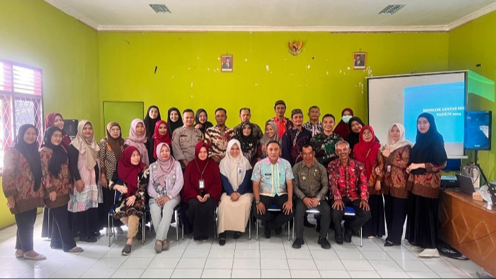 Babinsa Hadiri Lokakarya Mini Lintas Sektor Dalam Rangka Capaian Standar Pelayanan Minimal /SGT