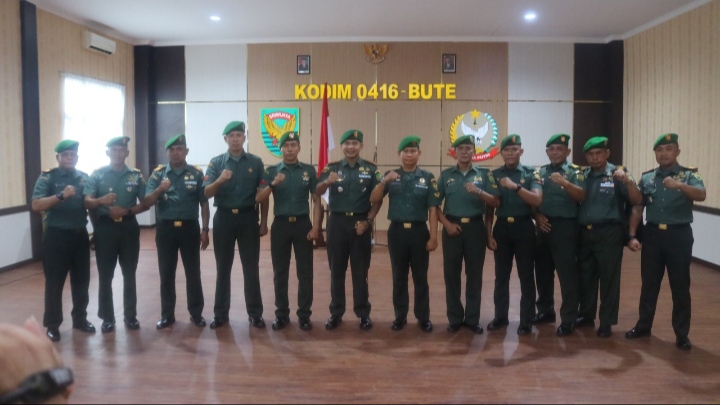 Dandim 0416/Bute Pimpin Tradisi Penerimaan dan Pelepasan Personel Di Satuannya/mcdimbute