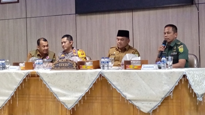 Pabung Muaro Jambi Menghadiri Rakor Kesiapsiagaan Menghadapi Karhutla Di Wilayah Muaro Jambi Tahun 2024/bn