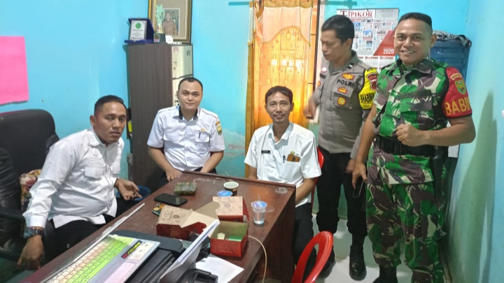 Babinsa Apresiasi Terpilihnya Desa Pulau Kayu Aro Ikut Lomba 'Hitss' Desa Bersih dan Jambore (sgt) 