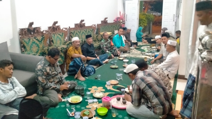 Babinsa Bersama Forum RT Kelurahan Payo Lebar Bahas Keamanan Lingkungan Jelang Pilkada Serentak