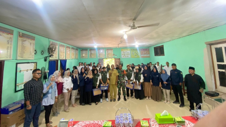 Babinsa Hadiri Pelantikan Pantarlih untuk Pilkada 2024 di Desa Mekar Jaya