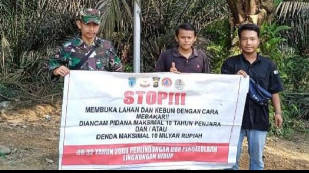 Babinsa Ajak Warga Jangan Membuka Lahan Dengan Cara Membakar Hutan (Ramil 03/MT) 