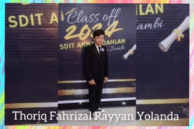 Thoriq Fahrizal Rayyan Yolanda (red) 