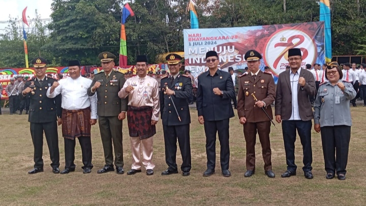 Pabung Muaro Jambi Mayor Beni Hadiri Upacara HUT Bhayangkara ke-78 Tahun 2024 di Mapolres Muaro Jambi