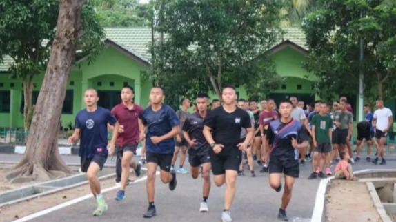 Foto: Dokumentasi Prajurit Yonif 147/KGJ melaksanakan Lari Interval
