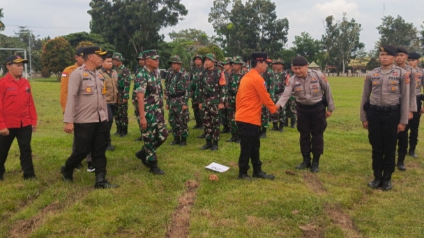 Foto: Danramil Sengeti Hadiri Apel Siaga Karhutla Tahun 2024 di Kabupaten Muaro Jambi