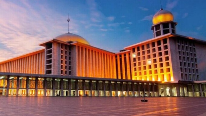 //Masjid Istiqlal