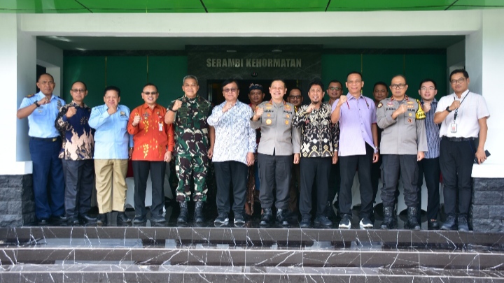 Kunjungan Kompolnas RI ke Markas Korem 132/Tdl Palu Memperkuat Sinergi TNI-Polri di Sulteng