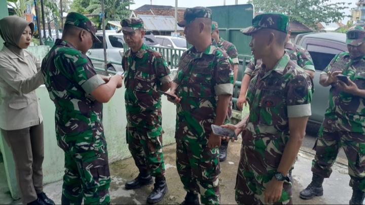 Danramil 415-07/Pelayangan Lakukan Inspeksi untuk Antisipasi Judi Online di Kalangan Anggota