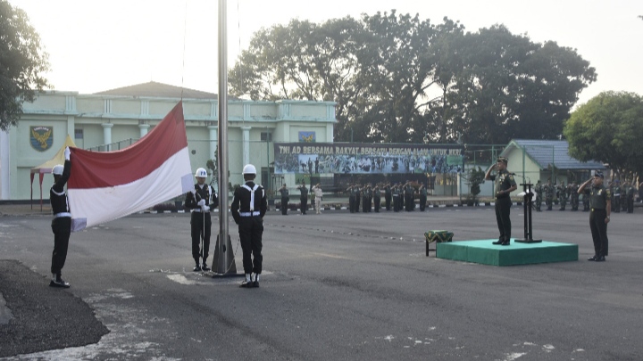Upacara Pengibaran Bendera Bulanan di Korem 041/Gamas: Memupuk Patriotisme dan Kesiapsiagaan Nasional