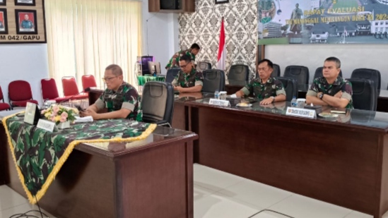 Pabung Mayor Inf Widi Purwoko, menghadiri kegiatan Evaluasi TNI Manunggal Membangun Desa (TMMD) Tahun Anggaran 2024 yang digelar di Makorem 042/Gapu/Foto: Dok Widi 